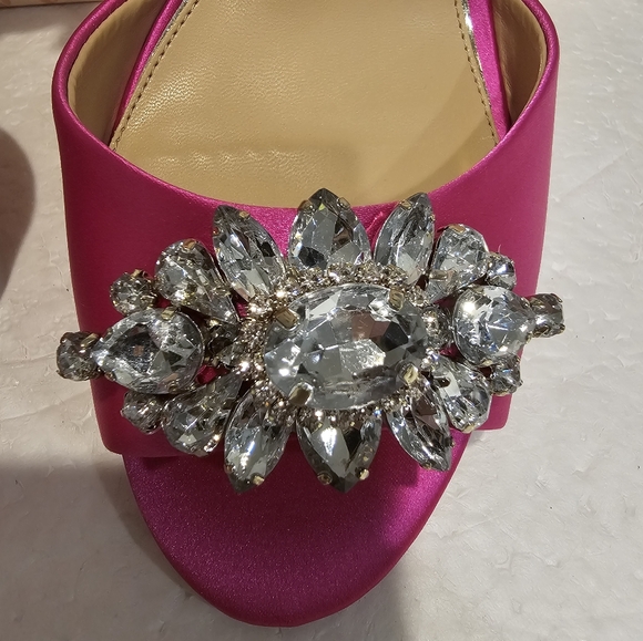 Badgley Mischka Jewel Pumps Brand New - Picture 3 of 8